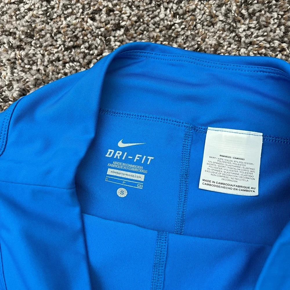 Nike DriFit Tennis Skirt - Picture 4 of 6